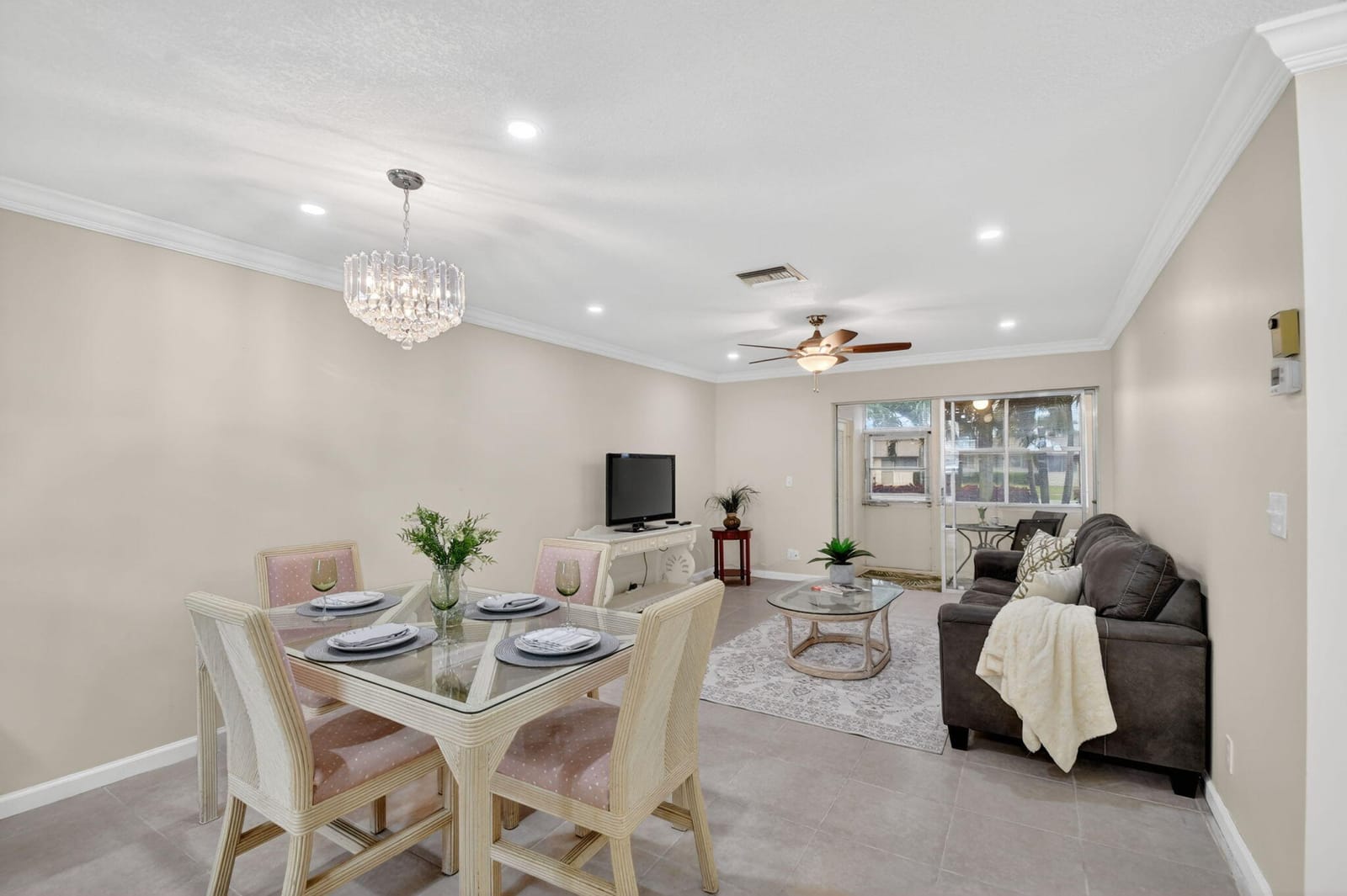 2787 Dudley Dr W Apt D — photo 2