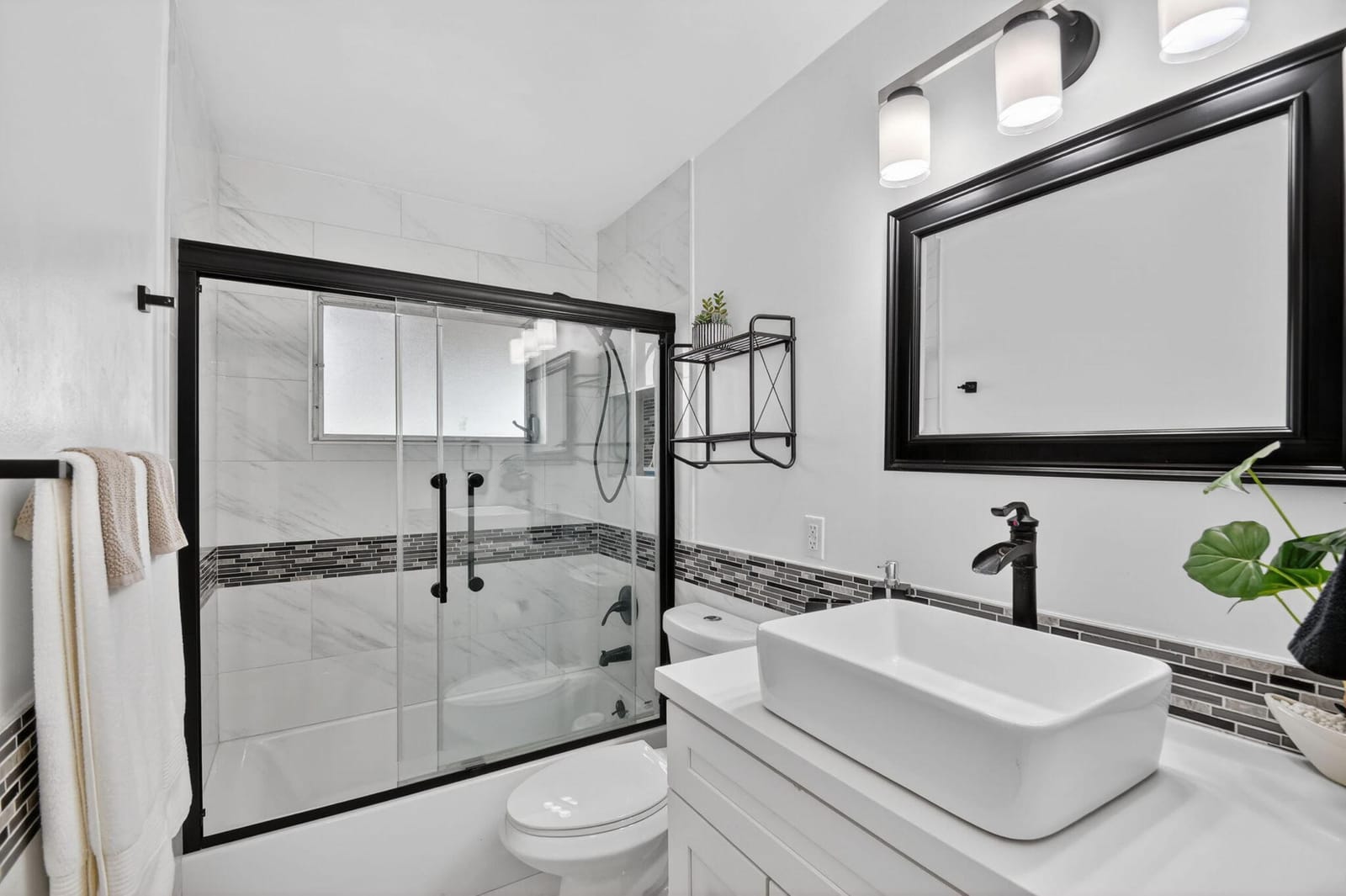 2787 Dudley Dr W Apt D — photo 4