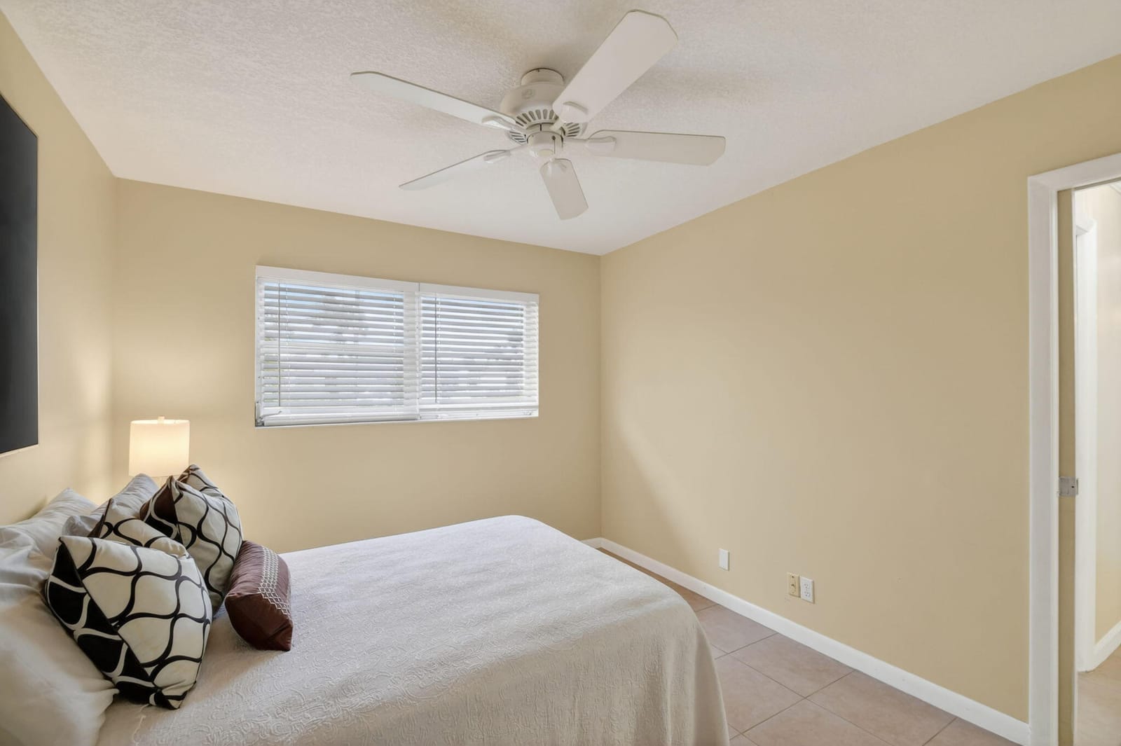2787 Dudley Dr W Apt D — photo 6