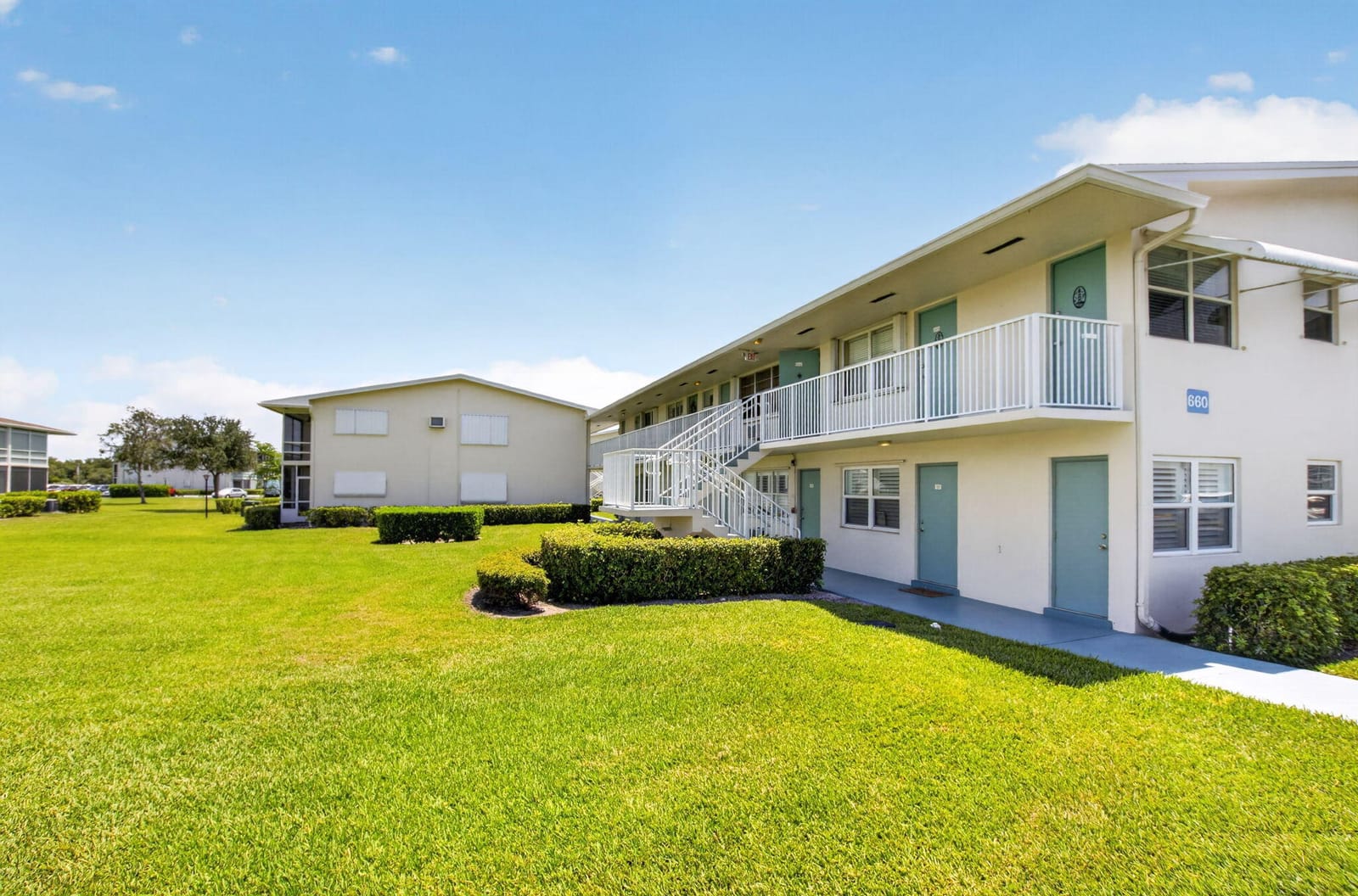 660 Horizon W 107, Boynton Beach, FL 33435 photo 2