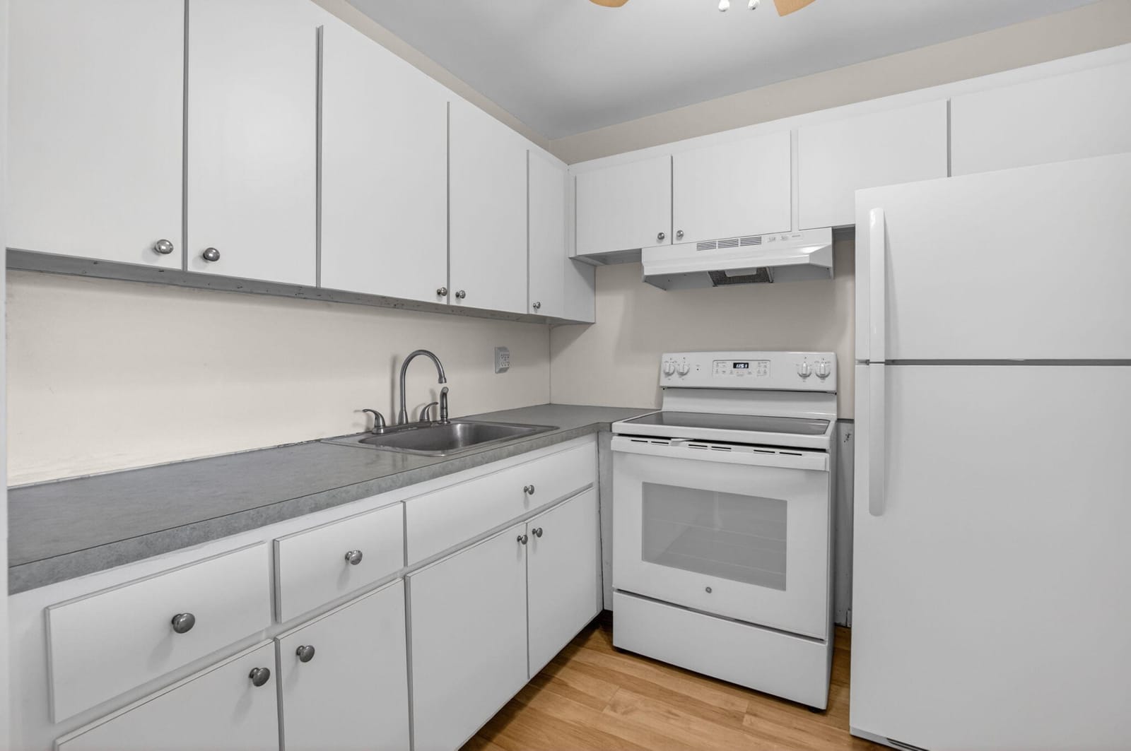 660 Horizon W 107, Boynton Beach, FL 33435 photo 13