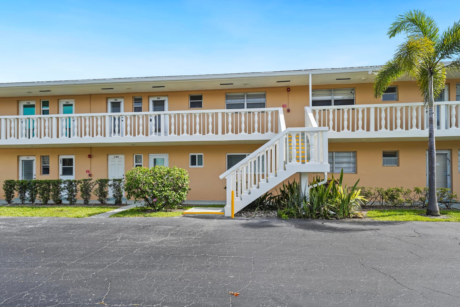 2222 NE 1st Way 204, Boynton Beach, FL 33435 photo 2