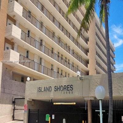 2903 NE 163rd Street 506, North Miami Beach, FL 33160
