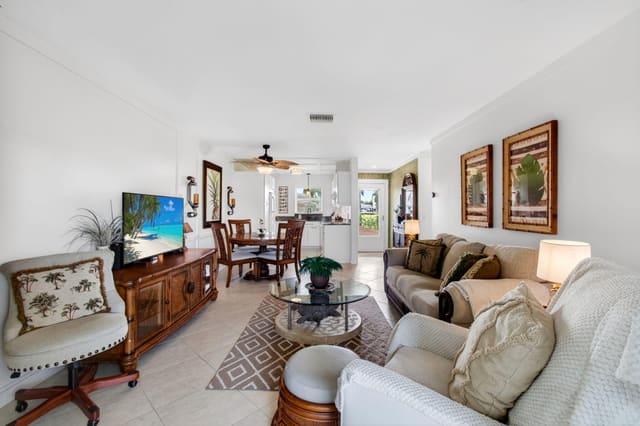 2533 Dudley Dr W Unit E, Cresthaven, West Palm Beach, FL