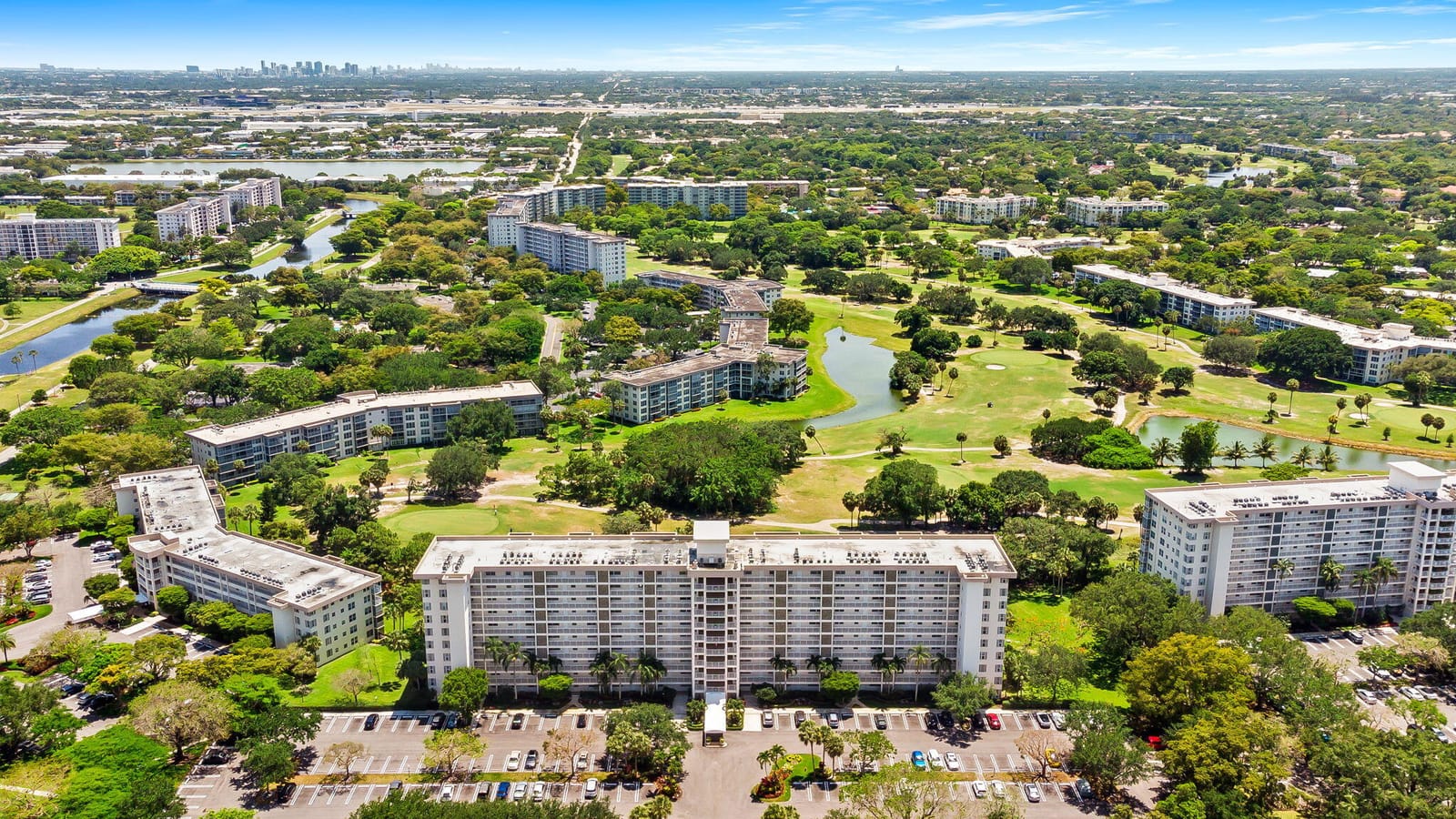 3510 Oaks Way 1002 — photo 2