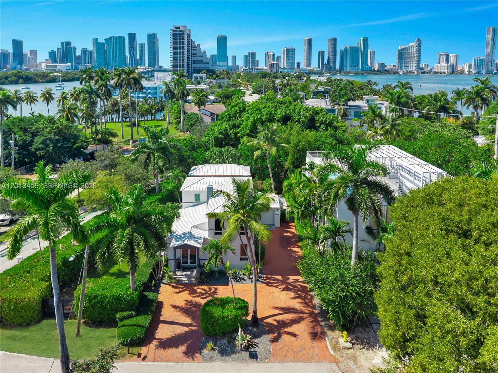 1281 S Venetian Way, Miami, FL 33139, Miami
