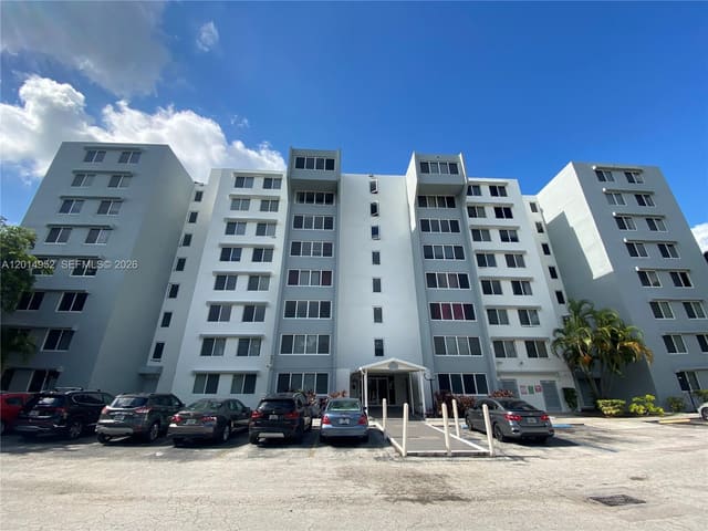 9143 SW 77 Avenue B107, Miami, FL 33156
