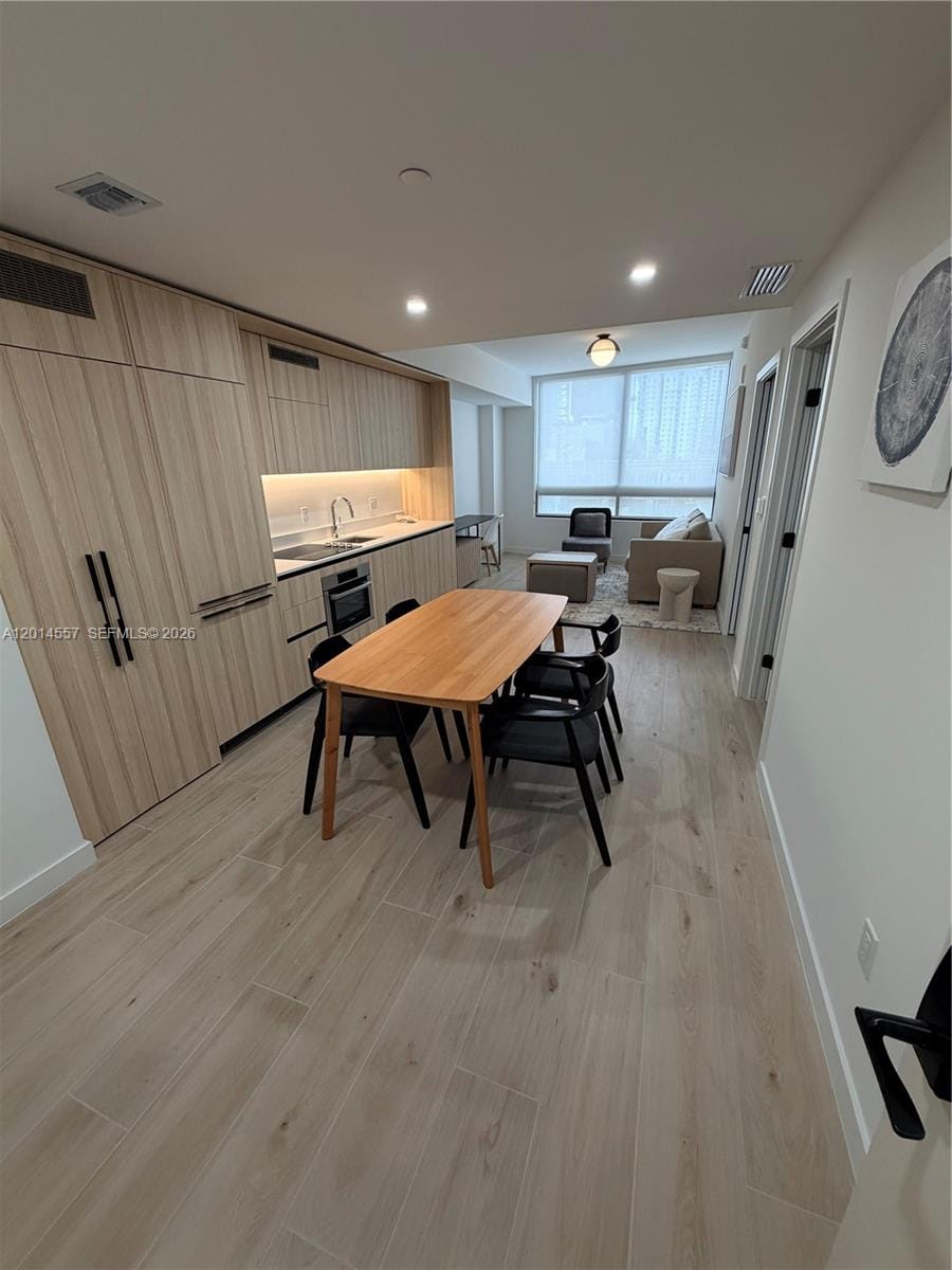225 N Miami Avenue 907 — photo 2