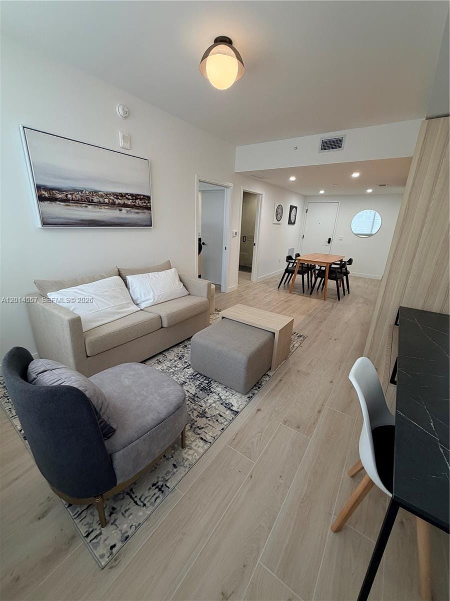 225 N Miami Avenue 907 — photo 10