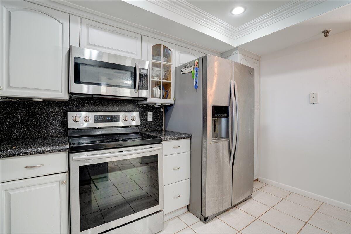 7030 Half Moon Circle 515 — photo 11