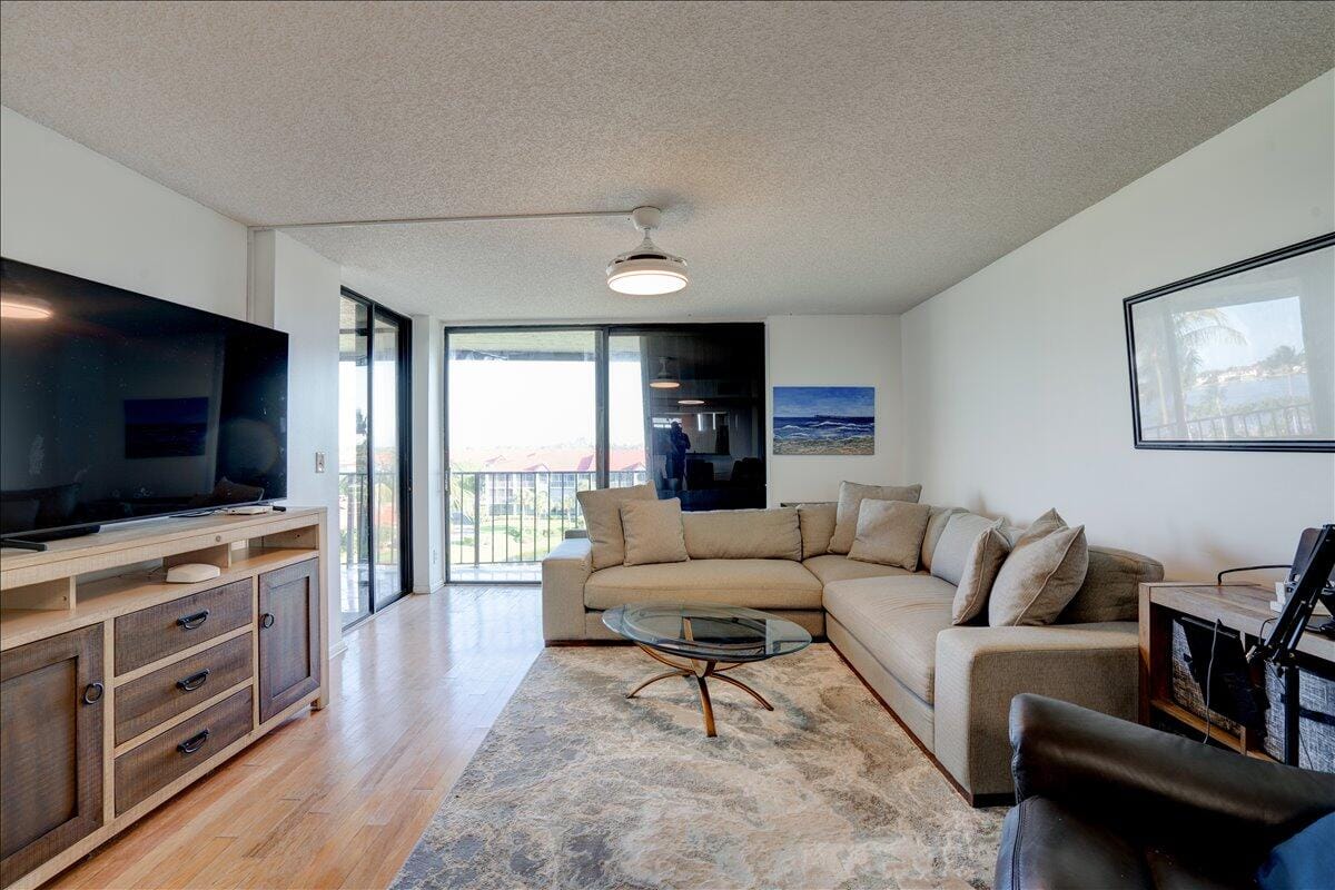 7030 Half Moon Circle 515, Hypoluxo, FL 33462 photo 15