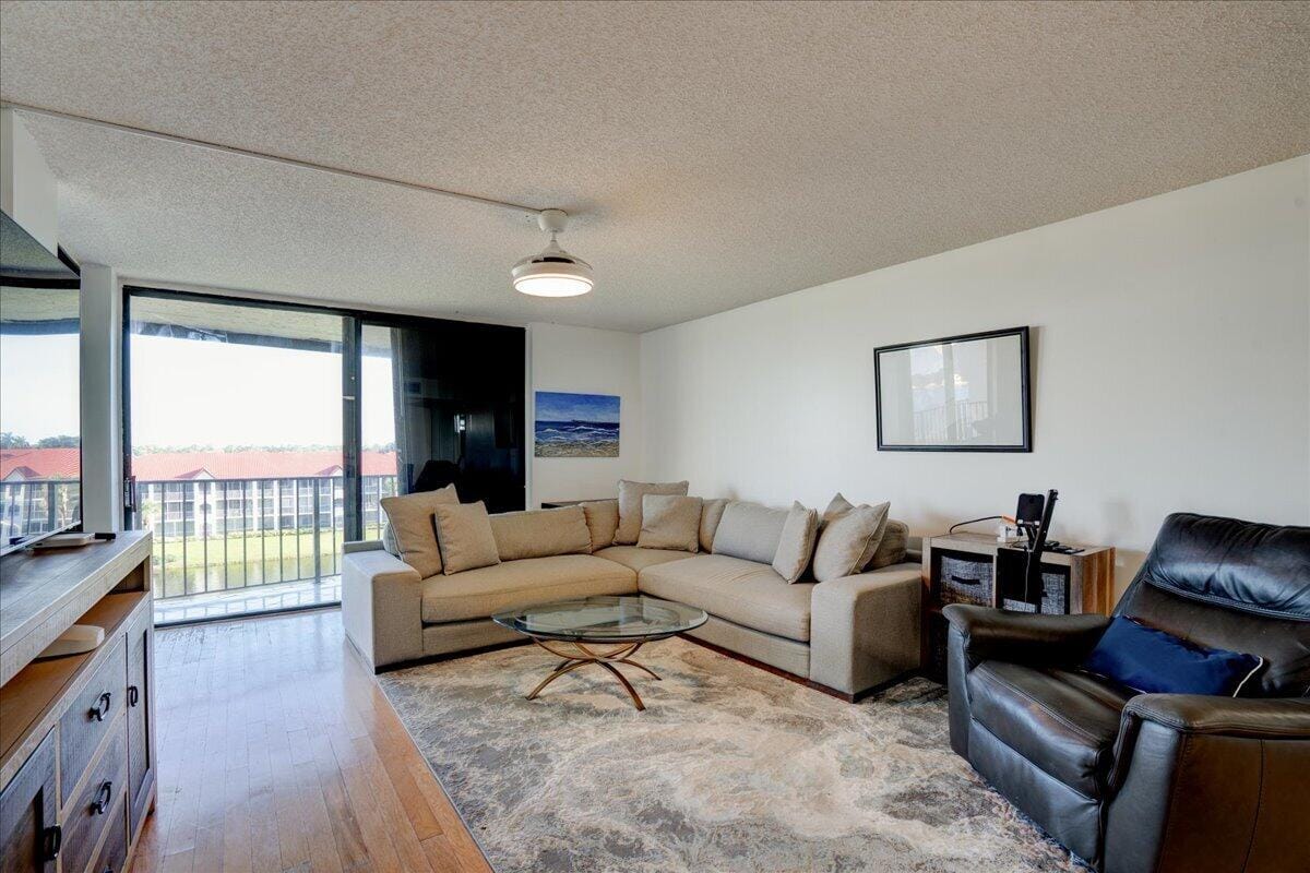 7030 Half Moon Circle 515, Hypoluxo, FL 33462 photo 16