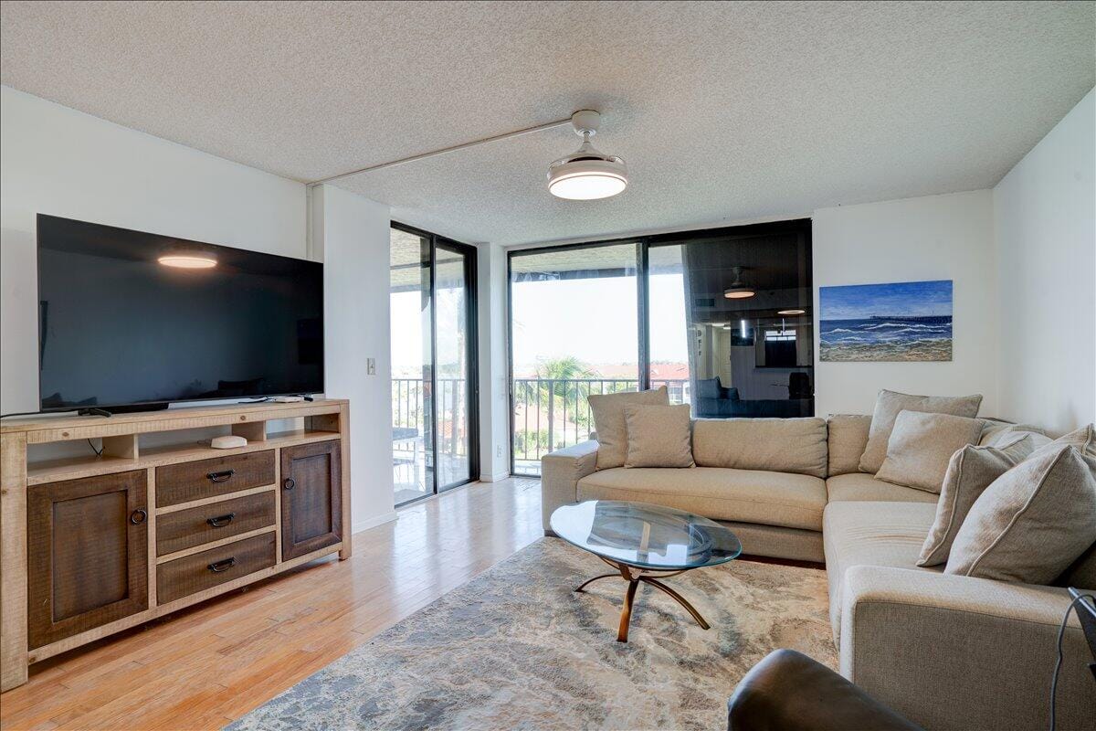 7030 Half Moon Circle 515, Hypoluxo, FL 33462 photo 17