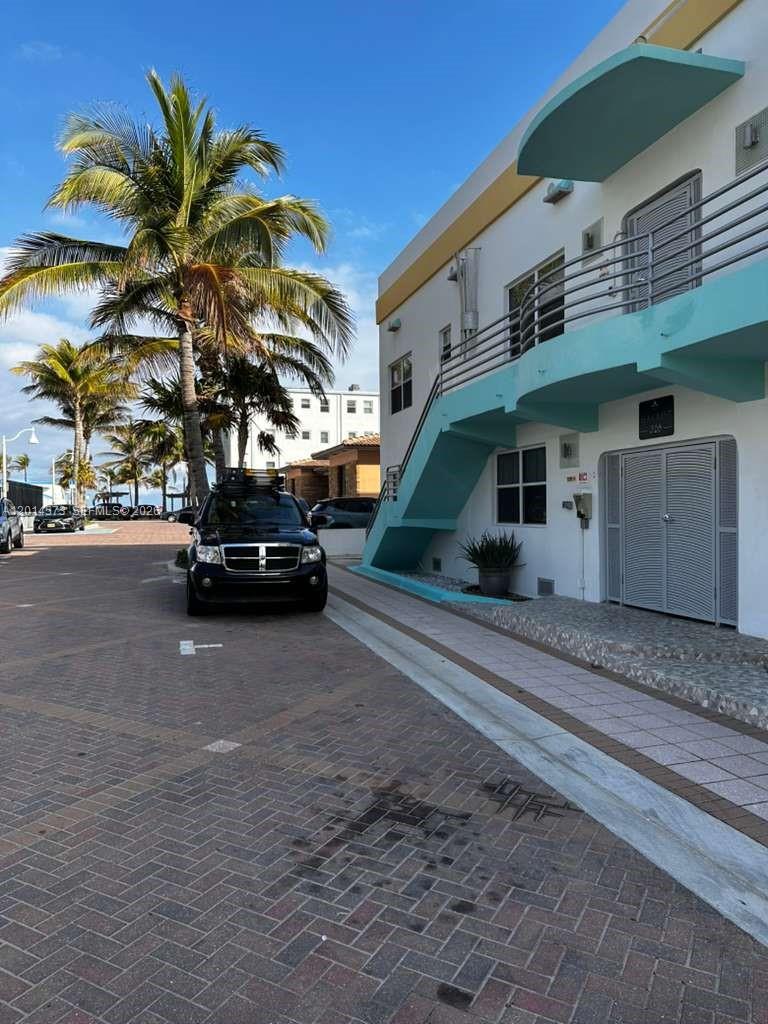 326 Wilson Street 106, Hollywood, FL 33019, Hollywood