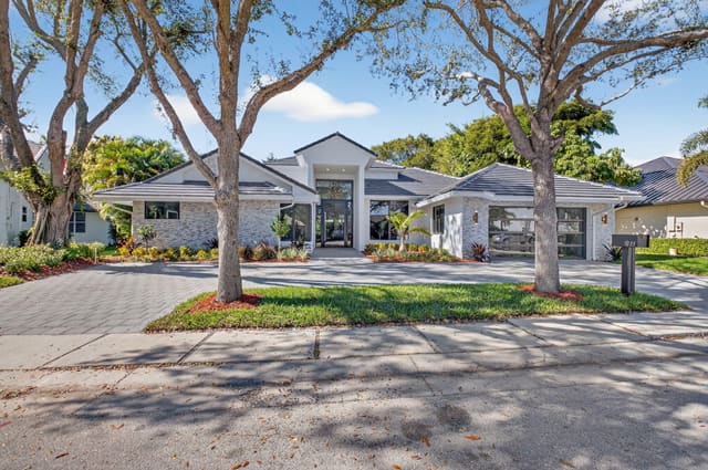 5723 Hamilton Way, Boca Raton, FL 33496