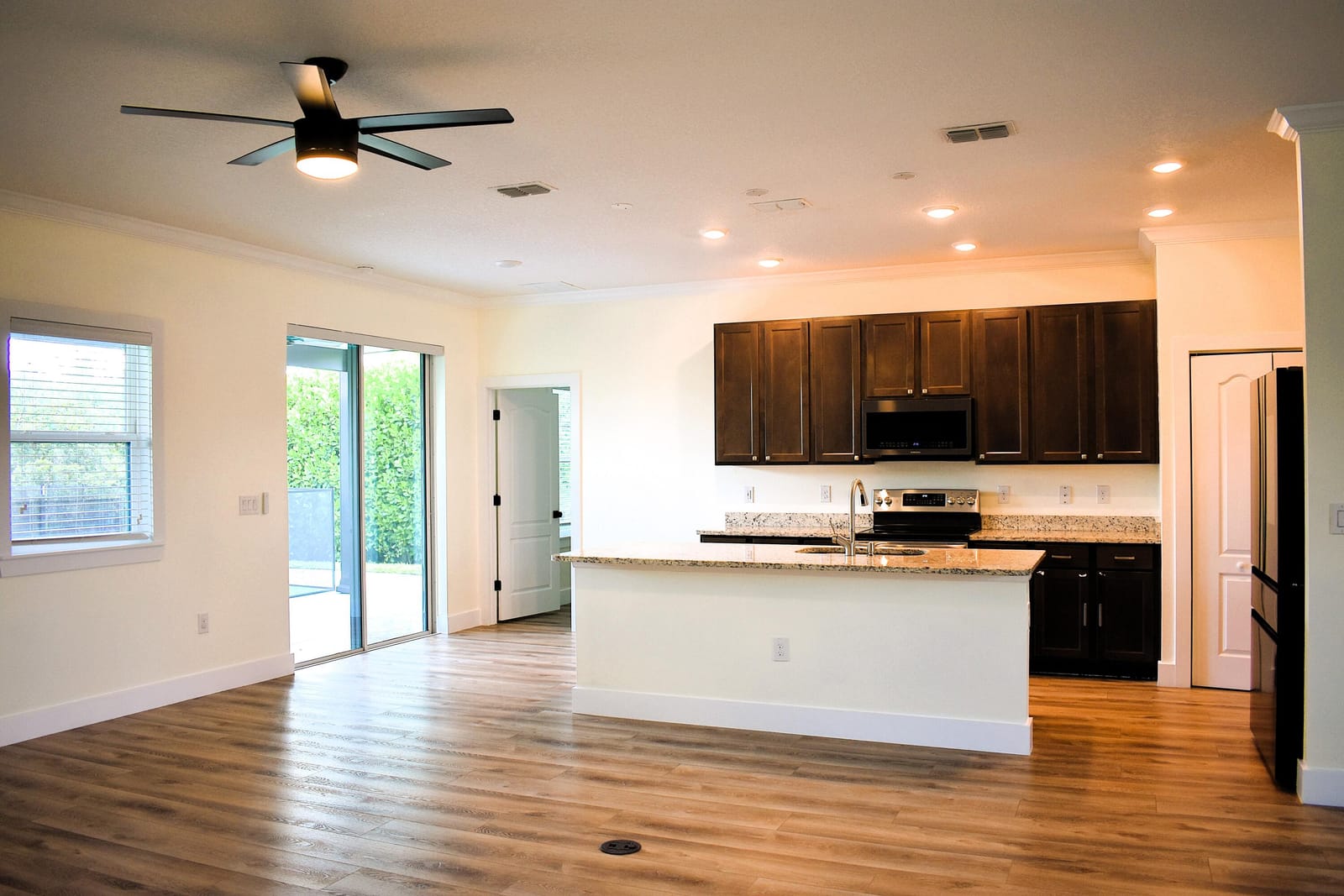 1217 SW Marmore Avenue — photo 3