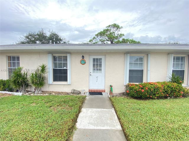 432 Bennington Lane 432, Lake Worth, FL 33467
