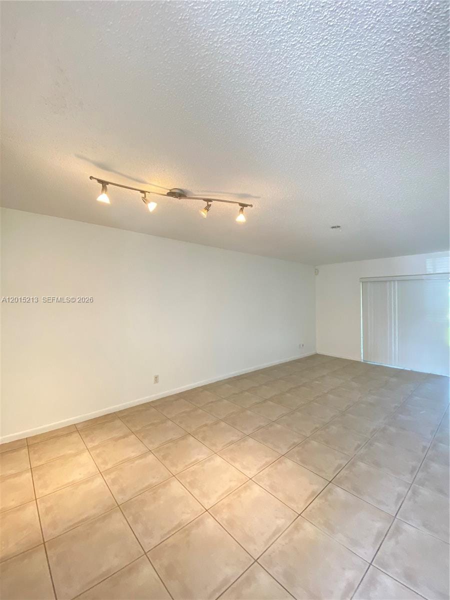 432 Bennington Lane 432 — photo 6