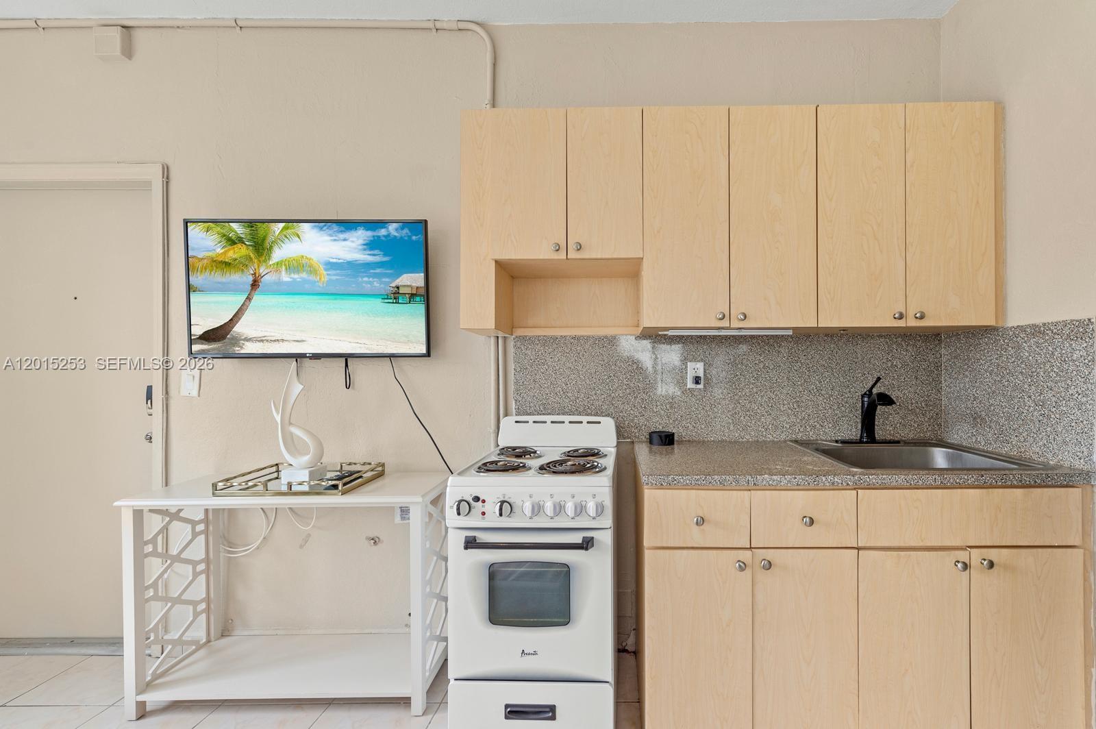 301 86th Street 3A, Miami Beach, FL 33141, Miami Beach