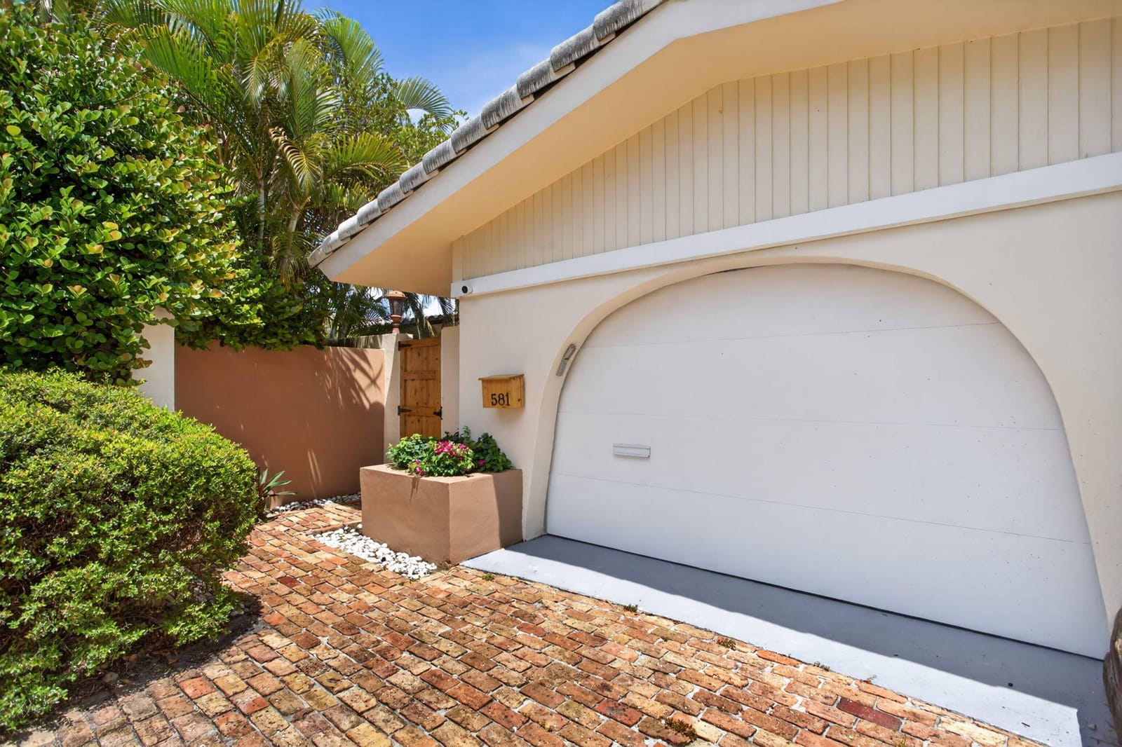581 SE 11th Street, Pompano Beach, FL 33060