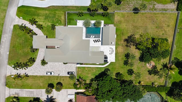 13796 Doubletree Trail, sold in Pinewood Of Wellington, Wellington, FL
