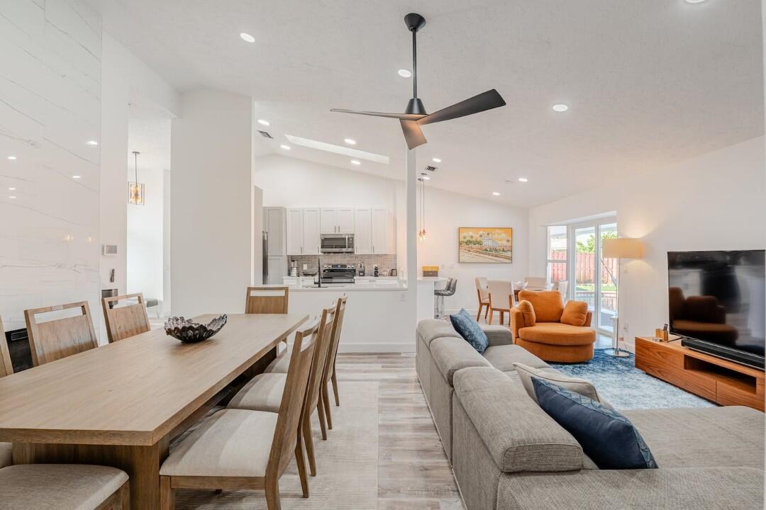 1860 Primrose Lane, Wellington, FL 33414, Wellington