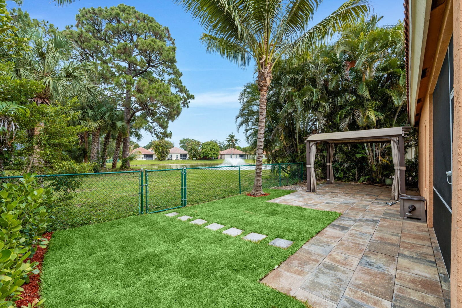 5122 Elpine Way, Riviera Beach, FL 33418 photo 6