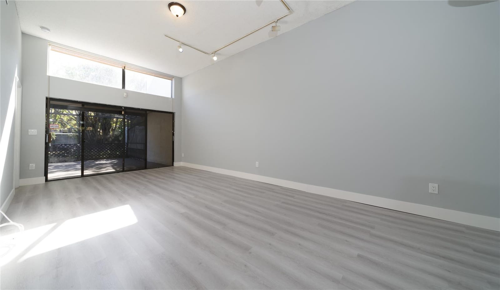 6680 Canary Palm Circle — photo 6