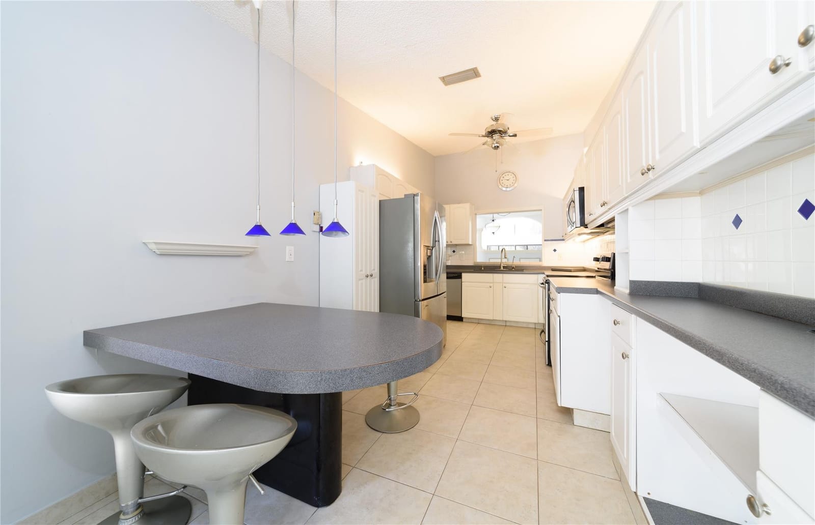 6680 Canary Palm Circle — photo 9