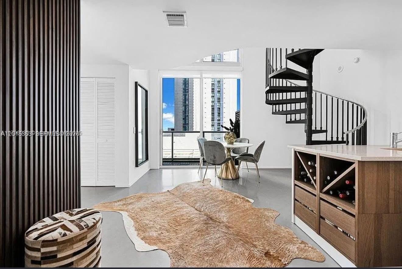 300 S Biscayne Boulevard L-1232, Miami, FL 33131 photo 4