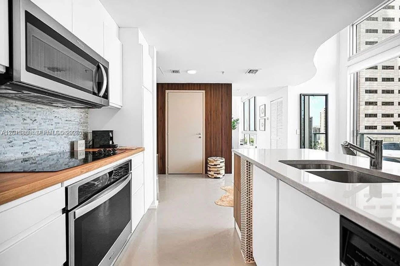 300 S Biscayne Boulevard L-1232, Miami, FL 33131 photo 7