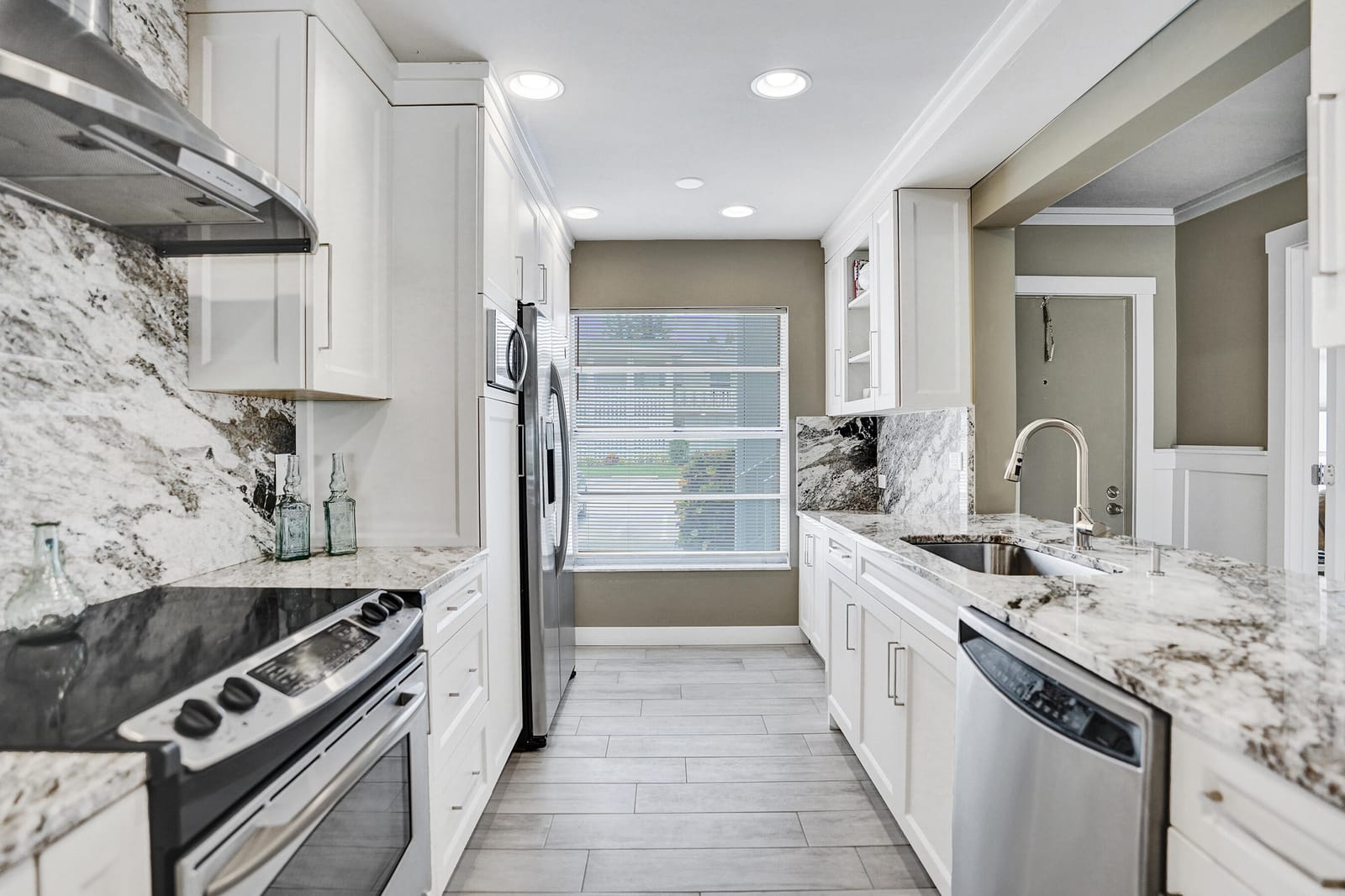 2820 SW 13th Street 101 — photo 11