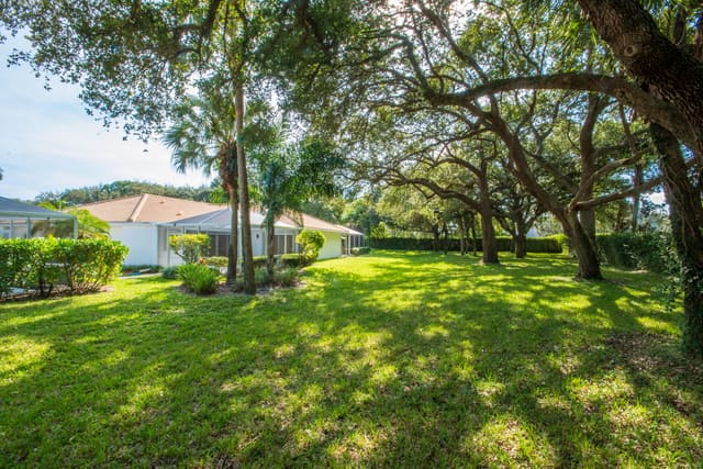 8801 Chapman Oak Court, Palm Beach Gardens, FL 33410
