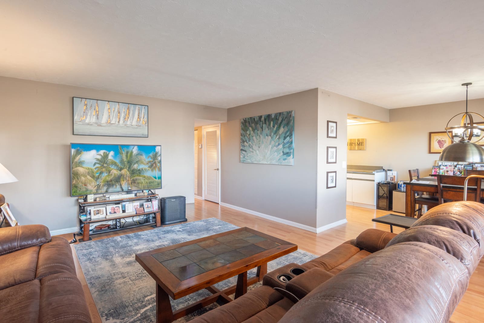 303 Greenbrier C — photo 4