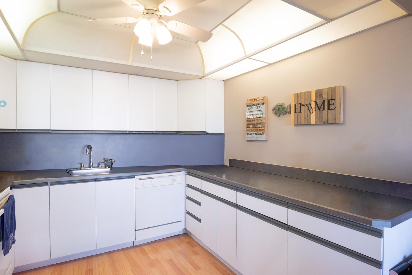 303 Greenbrier C — photo 9