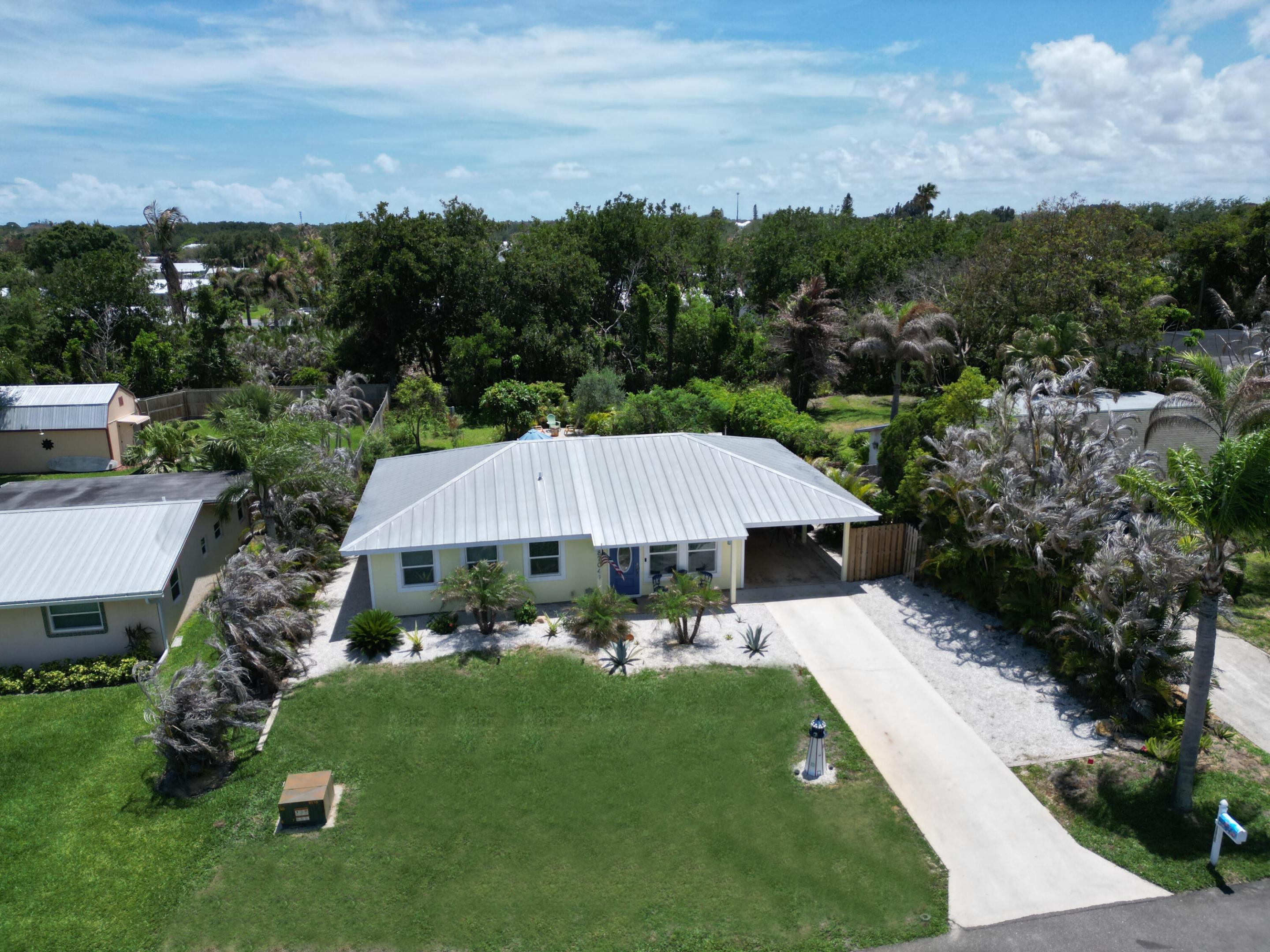 8704 SE Jardin Street, Hobe Sound, FL 33455, Hobe Sound