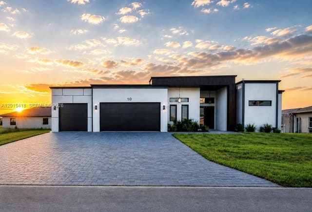 10 SW 33rd Place, Cape Coral, FL 33904