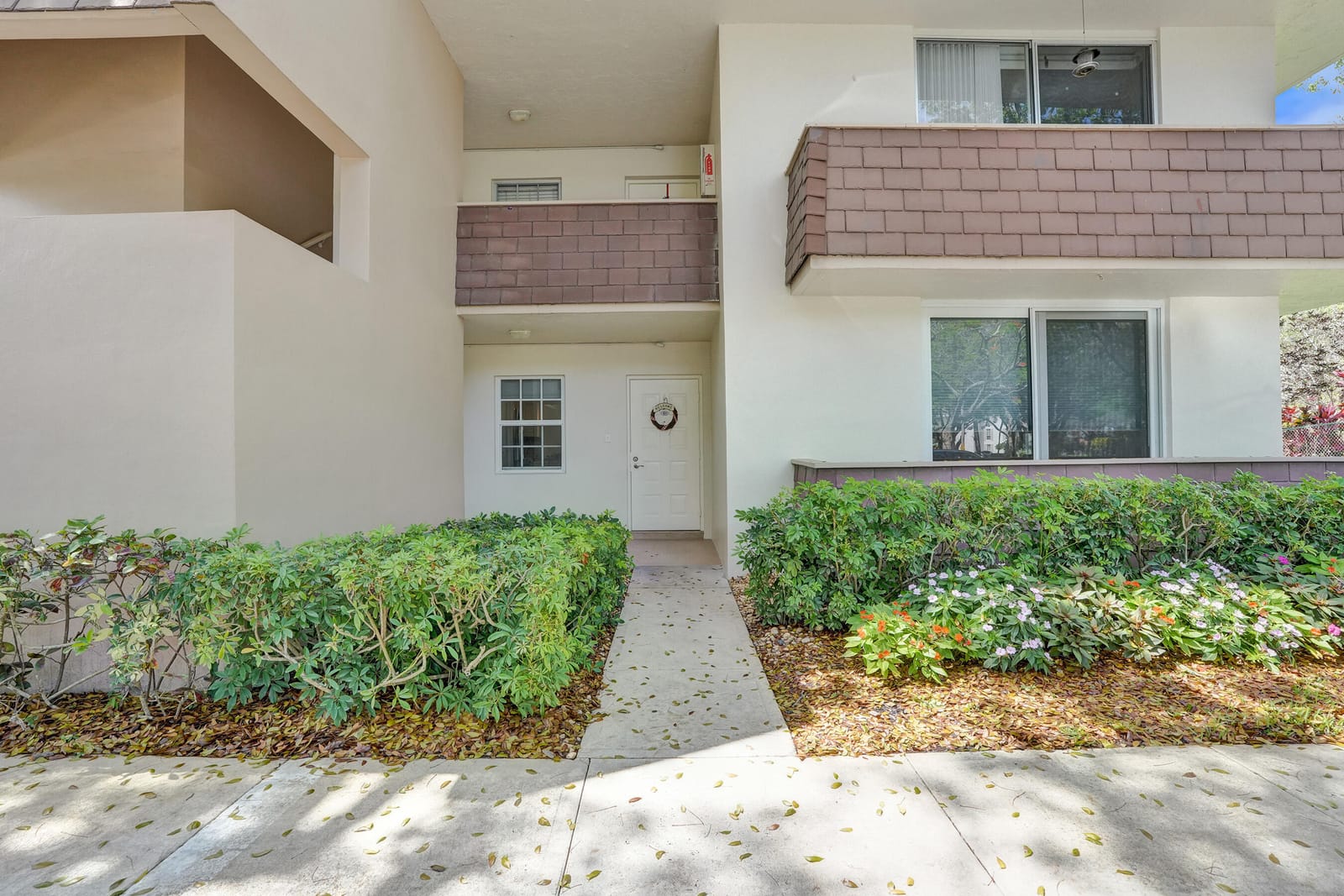 3621 Oaks Clubhouse Drive 101 — photo 1
