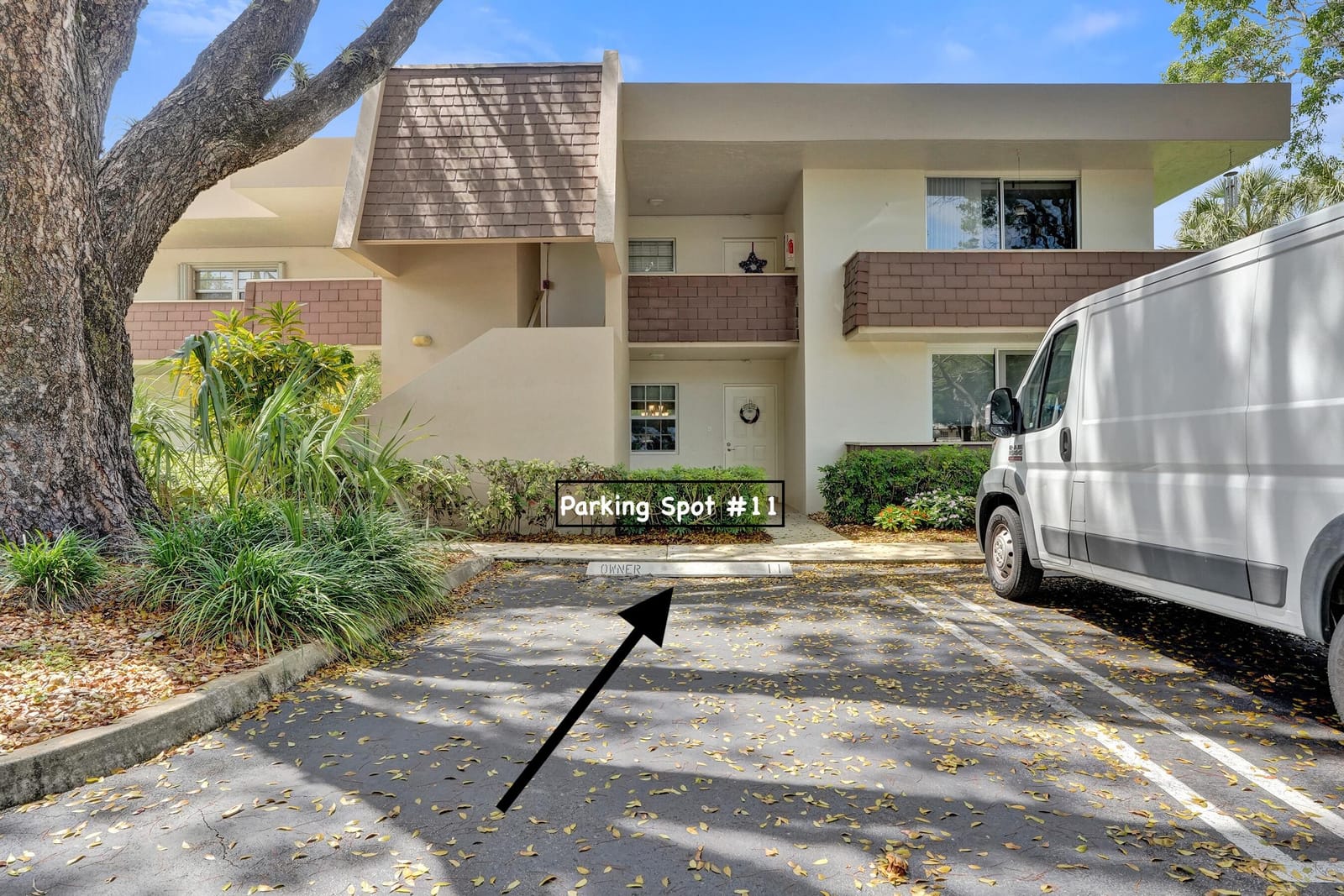 3621 Oaks Clubhouse Drive 101 — photo 2