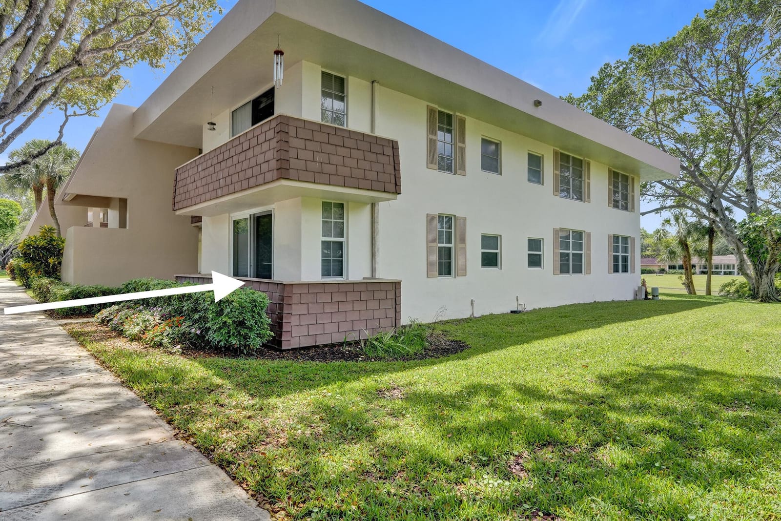3621 Oaks Clubhouse Drive 101 — photo 4