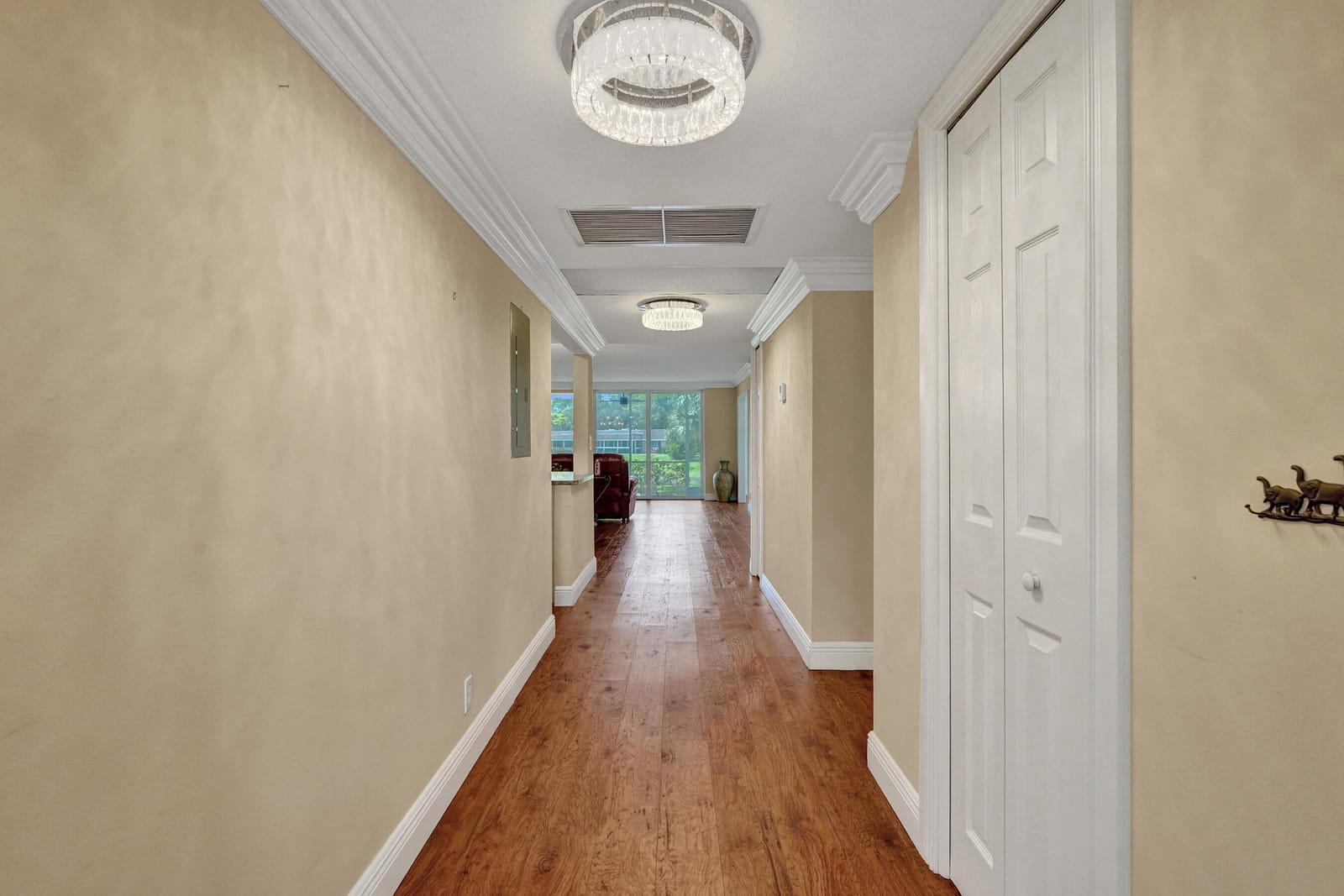 3621 Oaks Clubhouse Drive 101 — photo 5