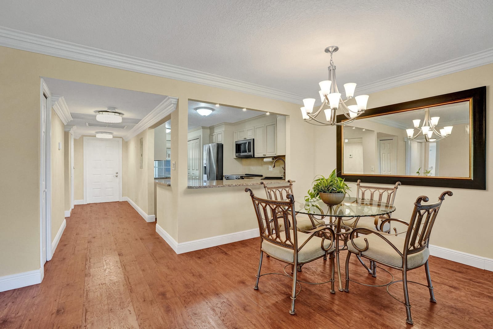 3621 Oaks Clubhouse Drive 101 — photo 6
