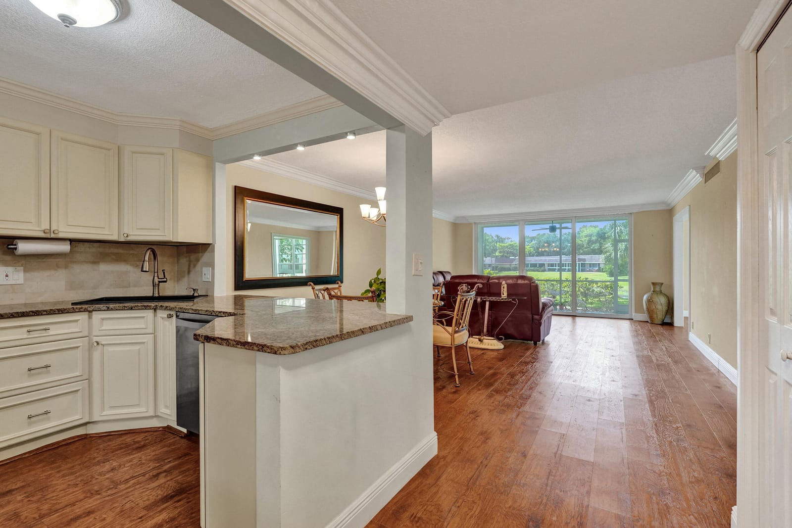 3621 Oaks Clubhouse Drive 101 — photo 7