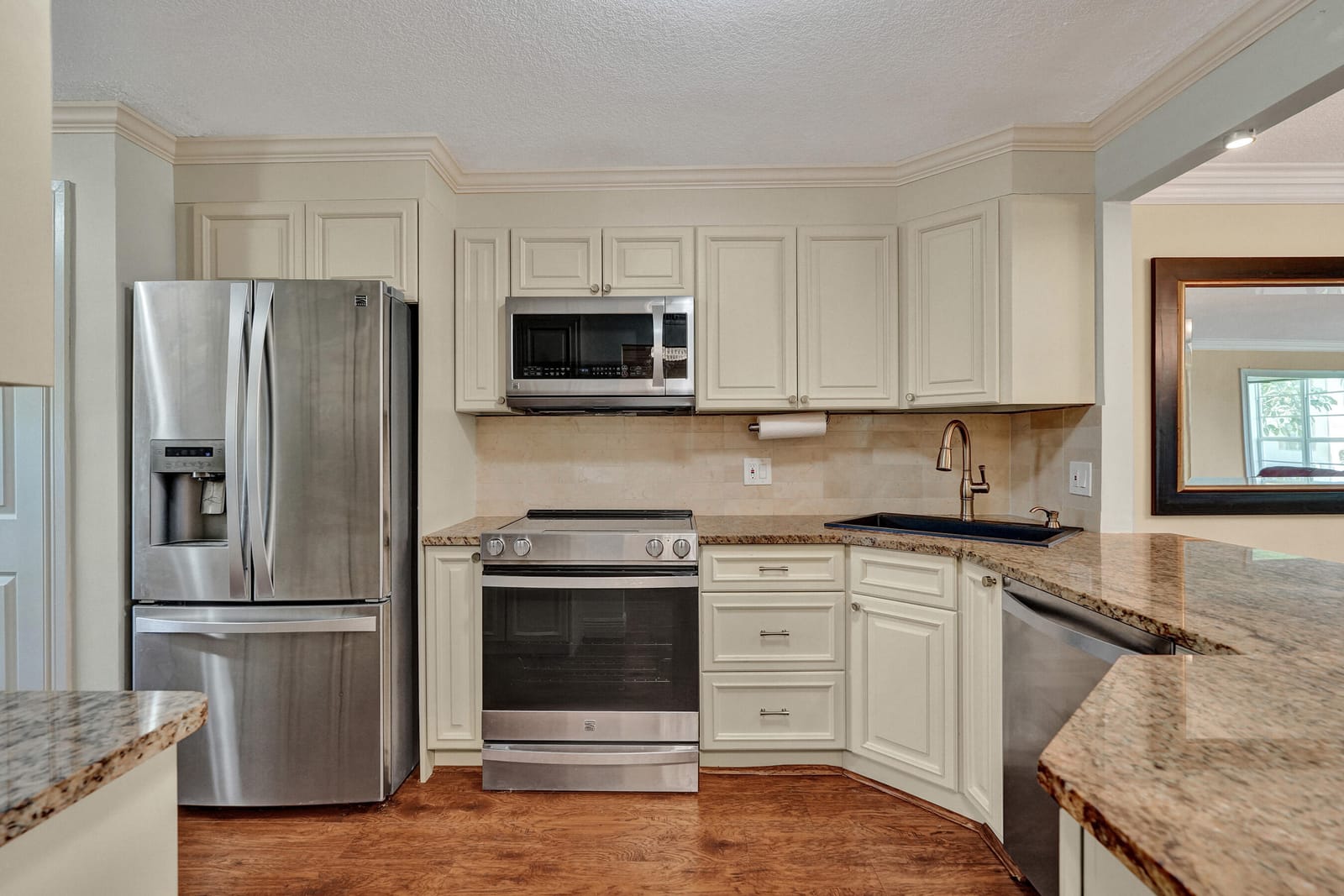 3621 Oaks Clubhouse Drive 101 — photo 8