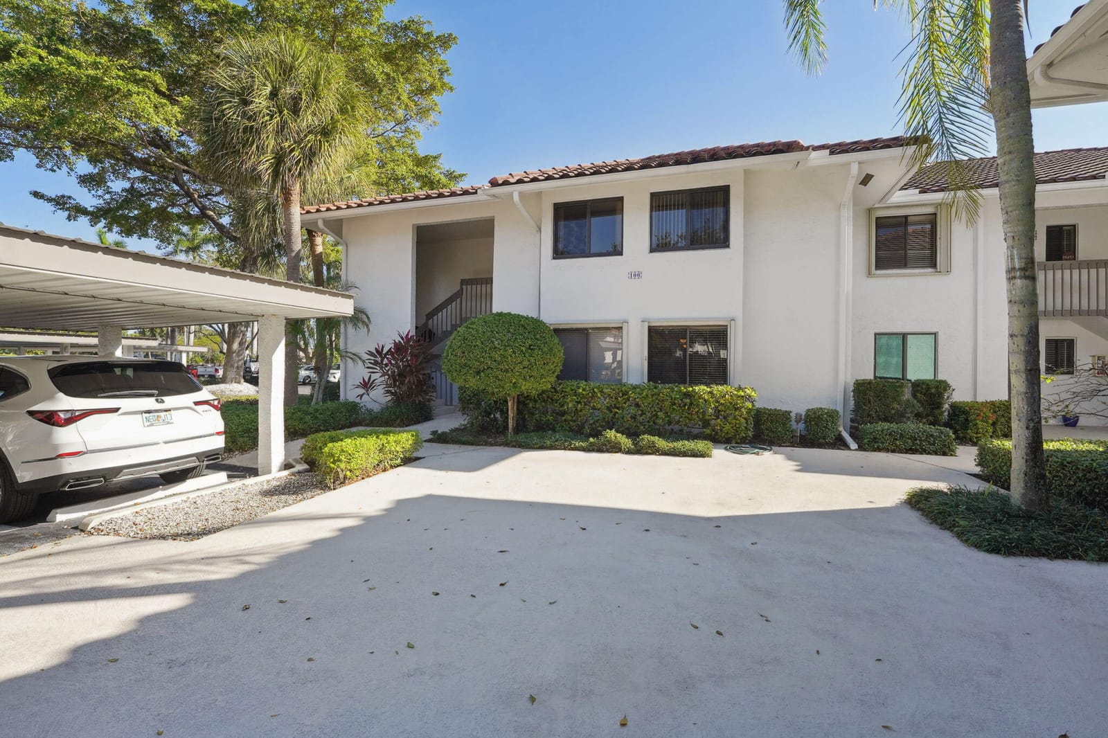 100 Pelican Pointe Drive 101, Delray Beach, FL 33483 photo 2