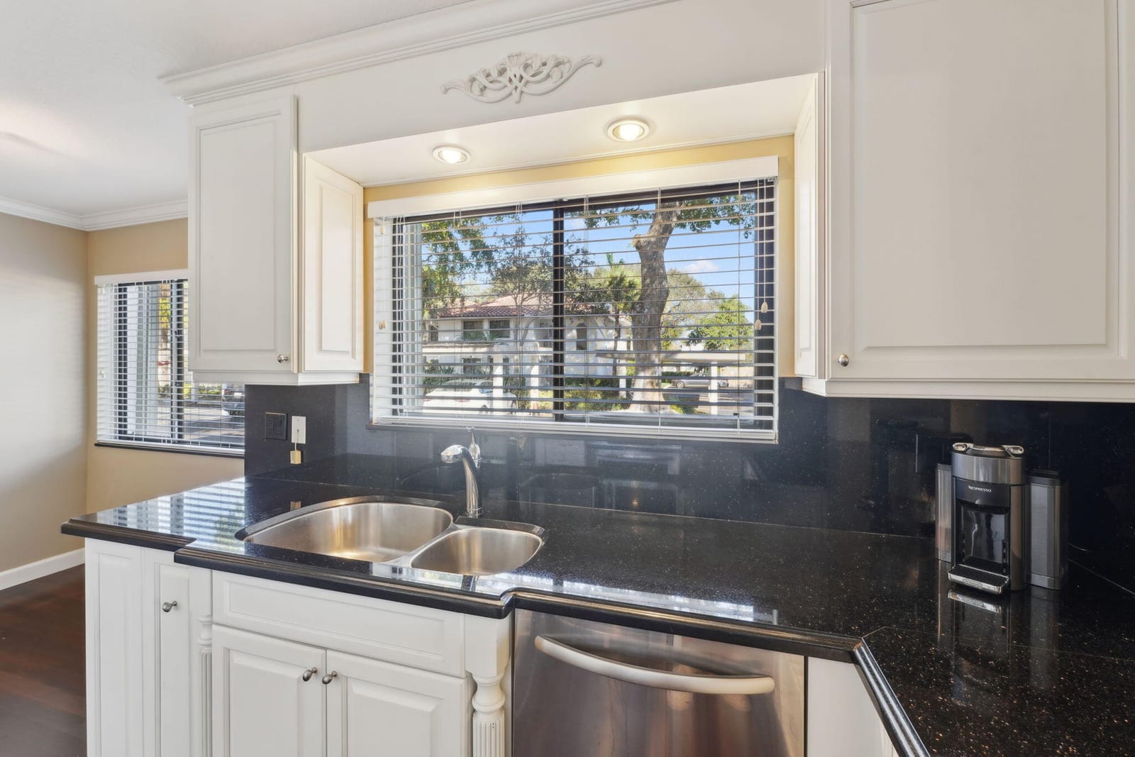 100 Pelican Pointe Drive 101, Delray Beach, FL 33483 photo 12