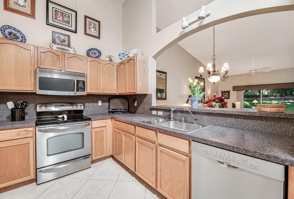 9436 Swansea Lane, West Palm Beach, FL 33411 photo 15
