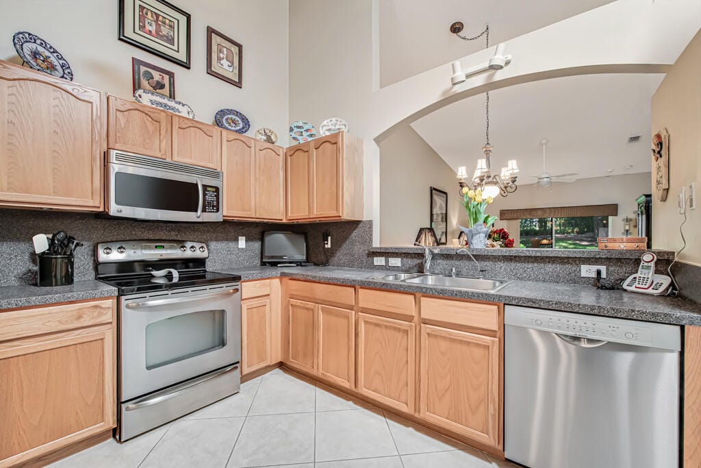9436 Swansea Lane, West Palm Beach, FL 33411 photo 16