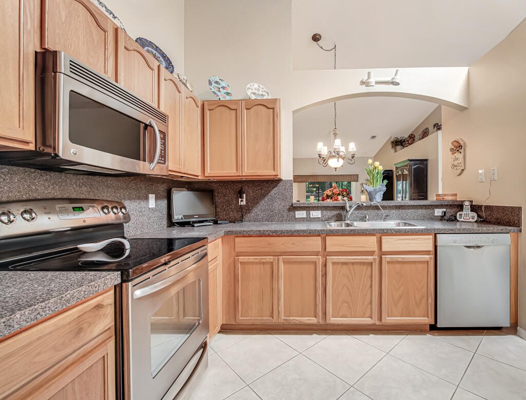 9436 Swansea Lane, West Palm Beach, FL 33411 photo 17