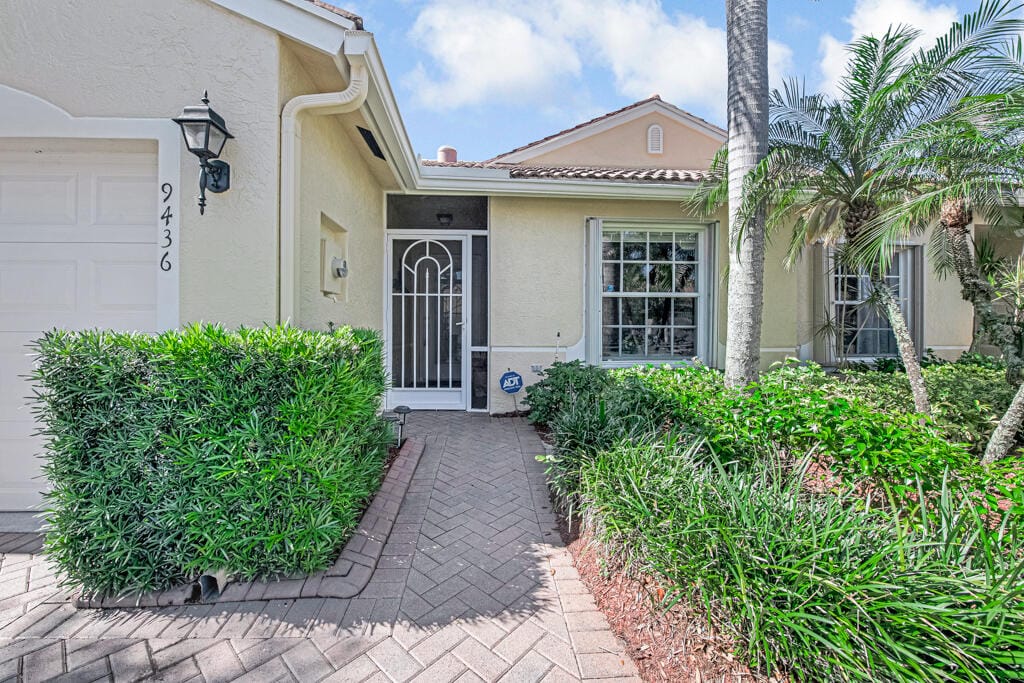 9436 Swansea Lane, West Palm Beach, FL 33411 photo 5